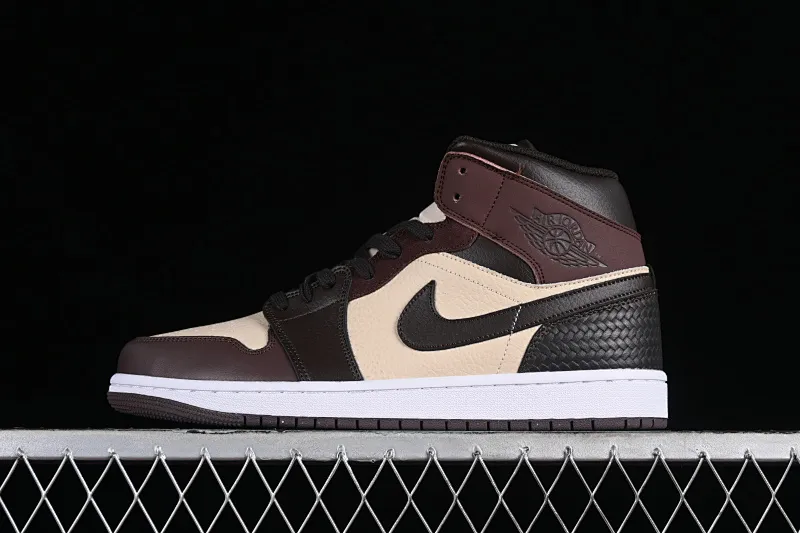 All Categories Air Jordan Jordan Series Basketball Shoes Air Jordan 1 Mid Air Jordan 1 Mid AJ1 Joe 1 Velvet Brown Zhongbang Basketball Shoes FZ4359-200